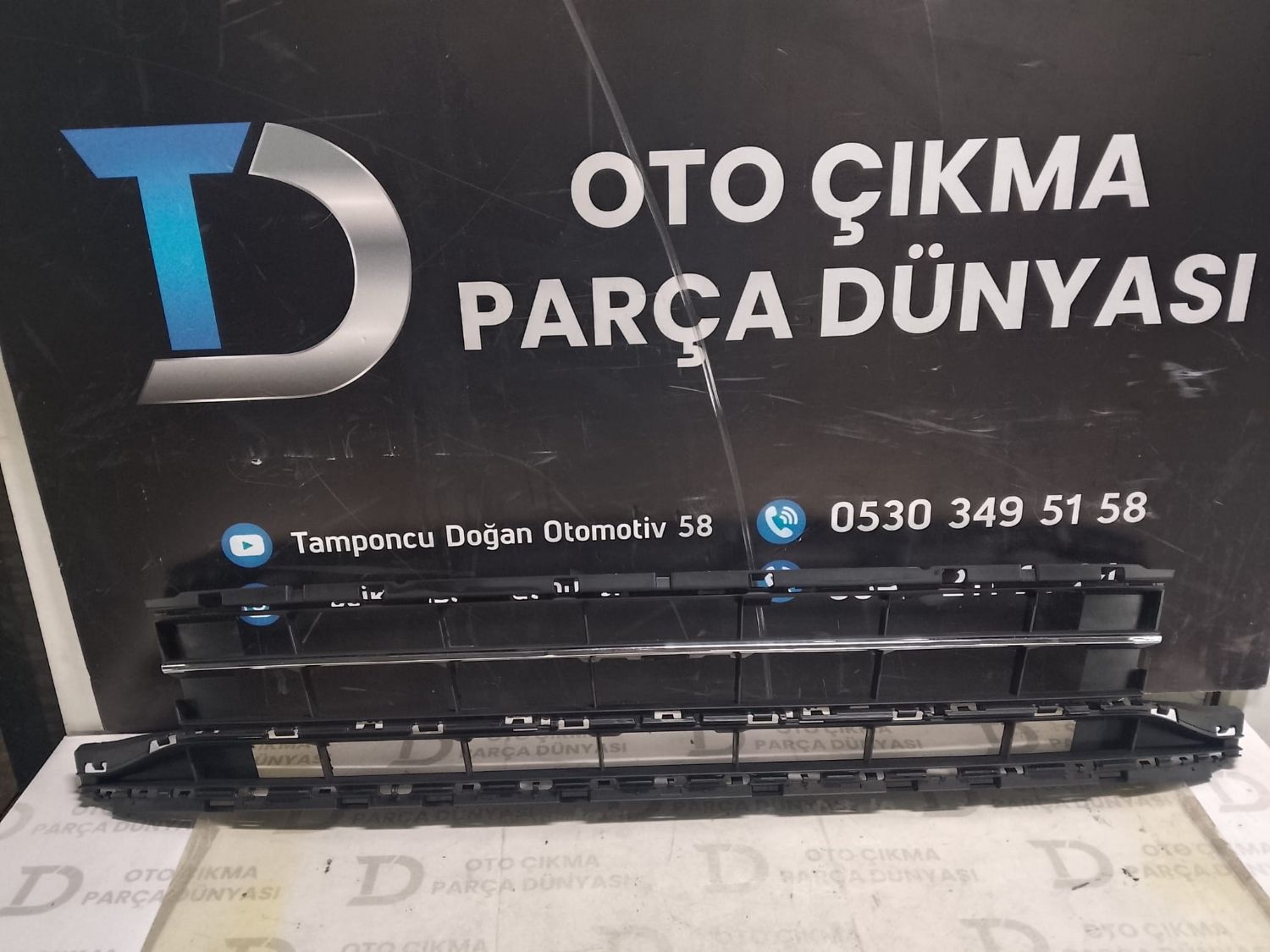 VOLKSWAGEN PASSAT ORTA IZGARA KROMLU 2015-2019
